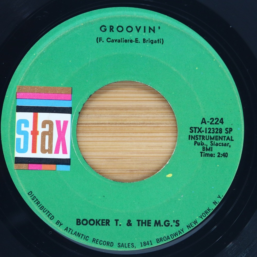 BOOKER T. & THE M.G.'S - GROOVIN' / SLIM JENKIN'S PLACE - SOUL 45  STAX
